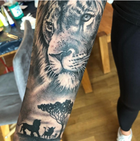 Löwe Tierportrait Tattoo, gestochen in Düsseldorf