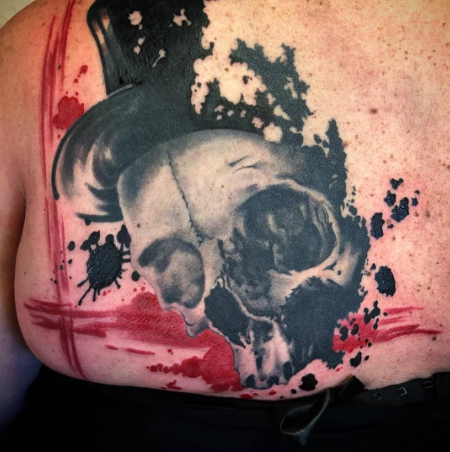 Trash Polka Tattoo Skull, gestochen in meinem Studio in Düsseldorf