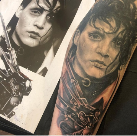 Edward mit den Scherenhänden Portrait tattoo 