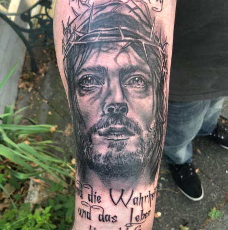Jesus Portrait tattoo gestochen in Düsseldorf